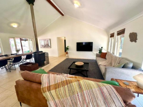 Redtail House - Carlotta